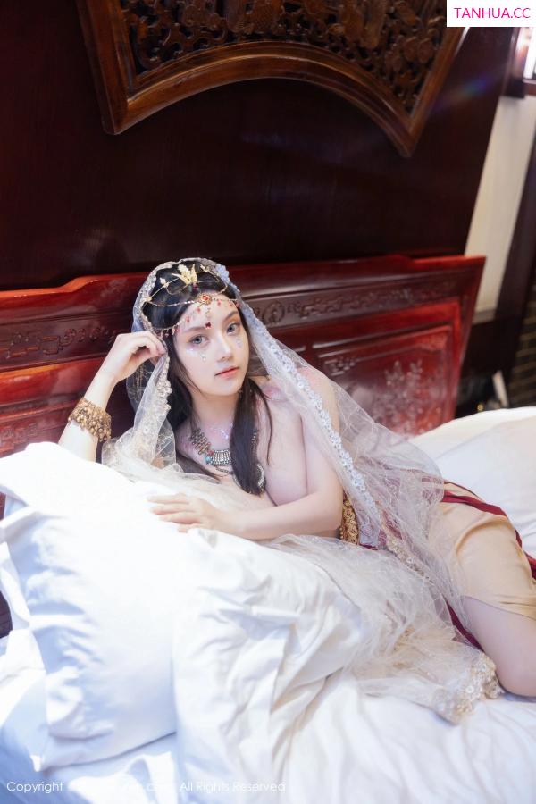 豆瓣酱  [XiuRen]高清写真图 2024.04.07 No.8349 豆瓣酱 美乳性感第57张图片
